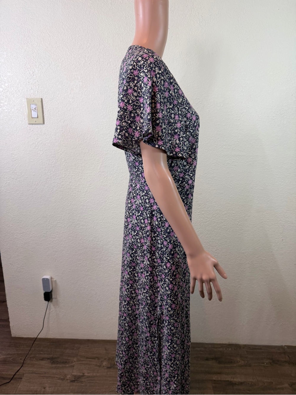 Marine Layer Emlyn Black Purple Floral Midi Wrap Dress Size Large Boho - Picture 5 of 16